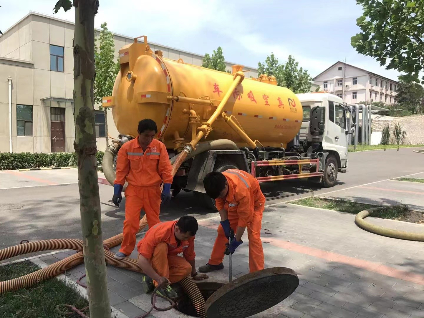 宁都化粪池清理与5-8吨吸粪车施工效率分析